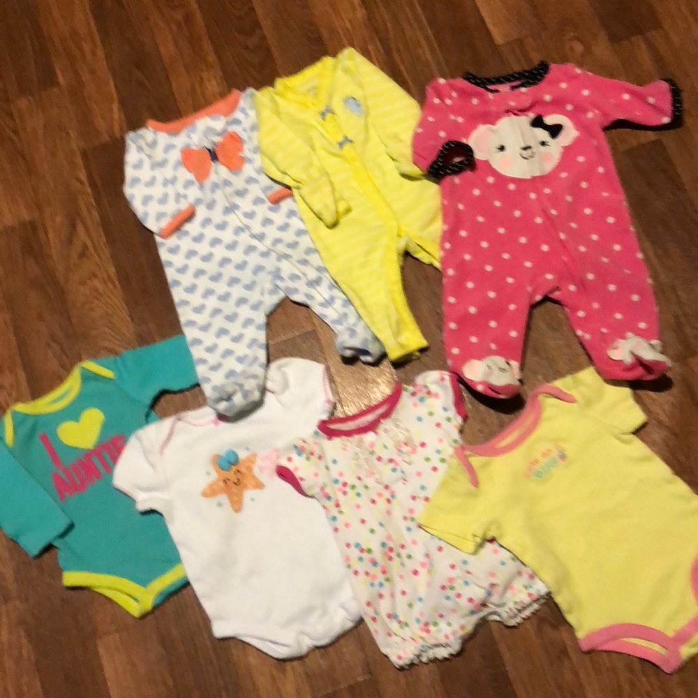 Sleepers and Onesies Bundle in EUC😍!
